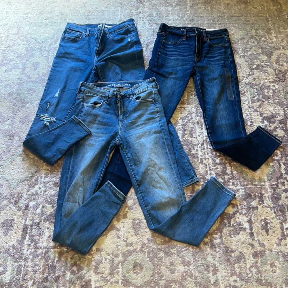 American Eagle and Levi’s jeans bundle